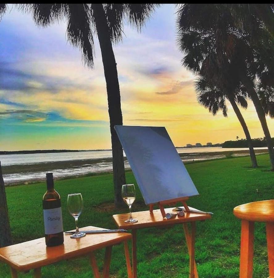 Itz A Vibe - 1 Bedroom Studio In The Heart Of Dtsp St. Petersburg Exterior foto