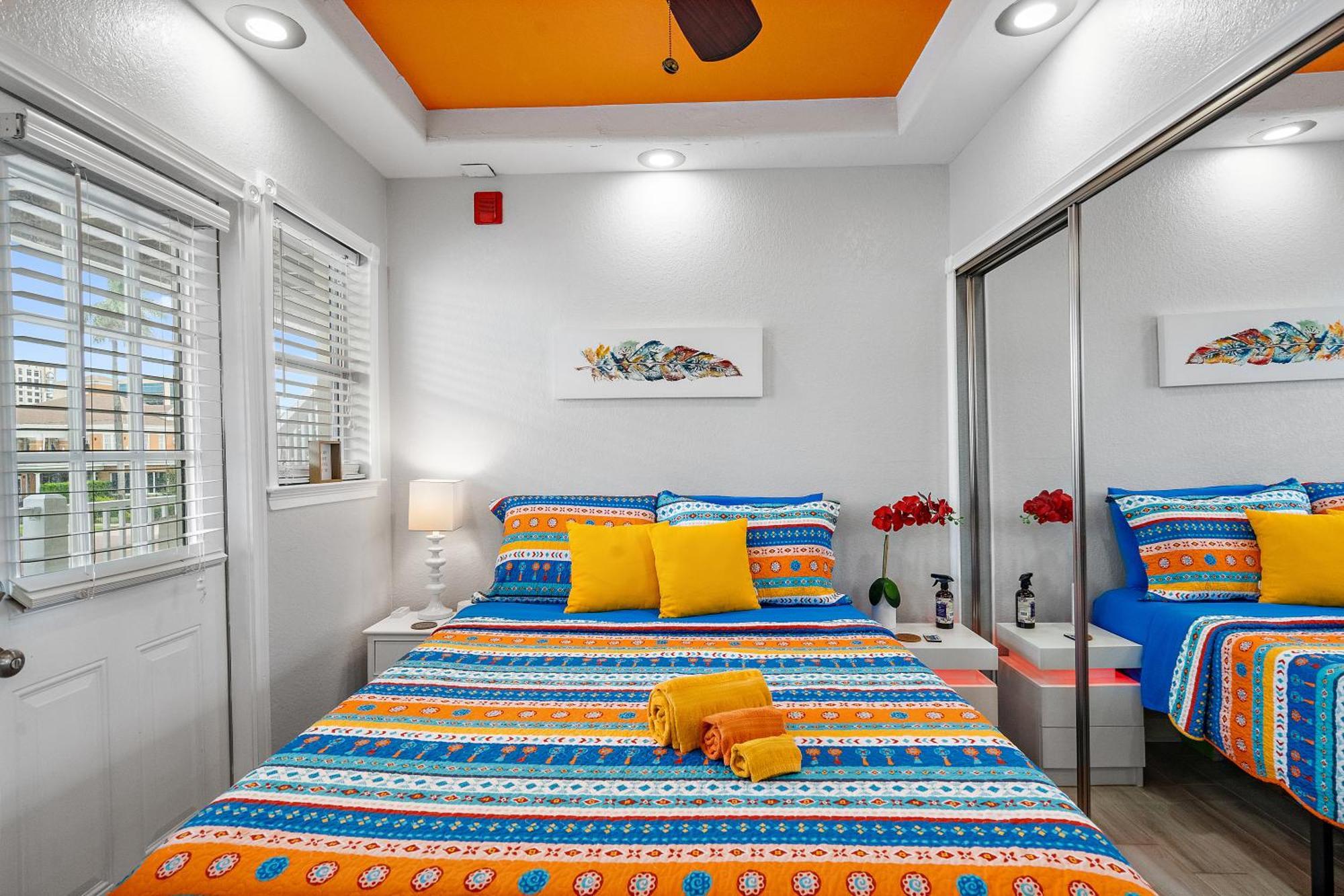 Itz A Vibe - 1 Bedroom Studio In The Heart Of Dtsp St. Petersburg Exterior foto