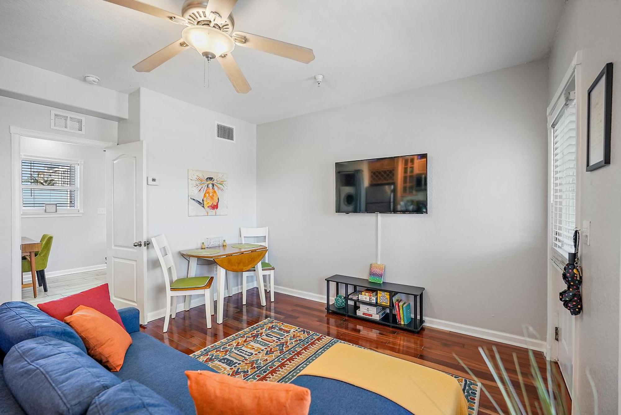 Itz A Vibe - 1 Bedroom Studio In The Heart Of Dtsp St. Petersburg Exterior foto