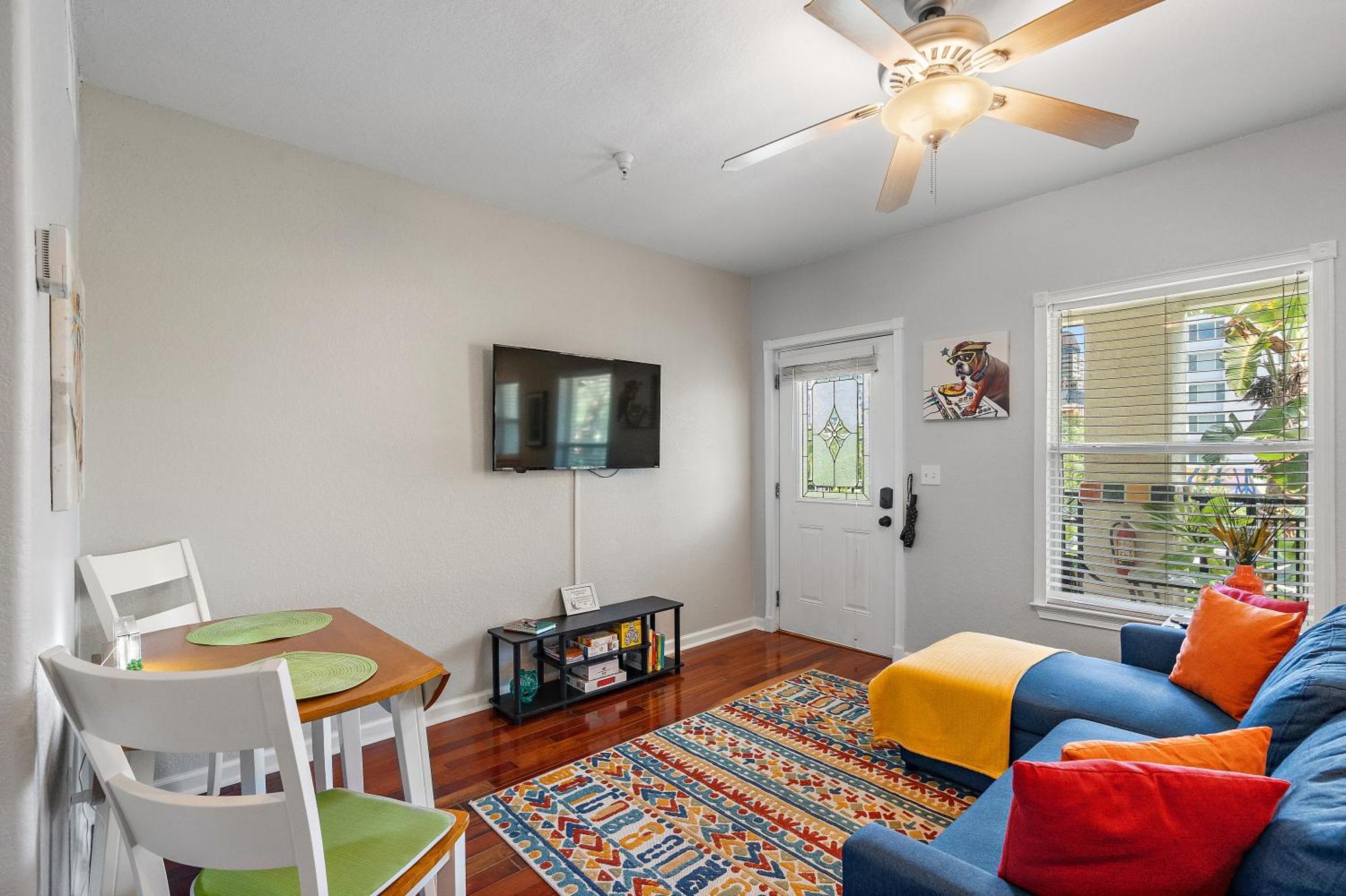 Itz A Vibe - 1 Bedroom Studio In The Heart Of Dtsp St. Petersburg Exterior foto